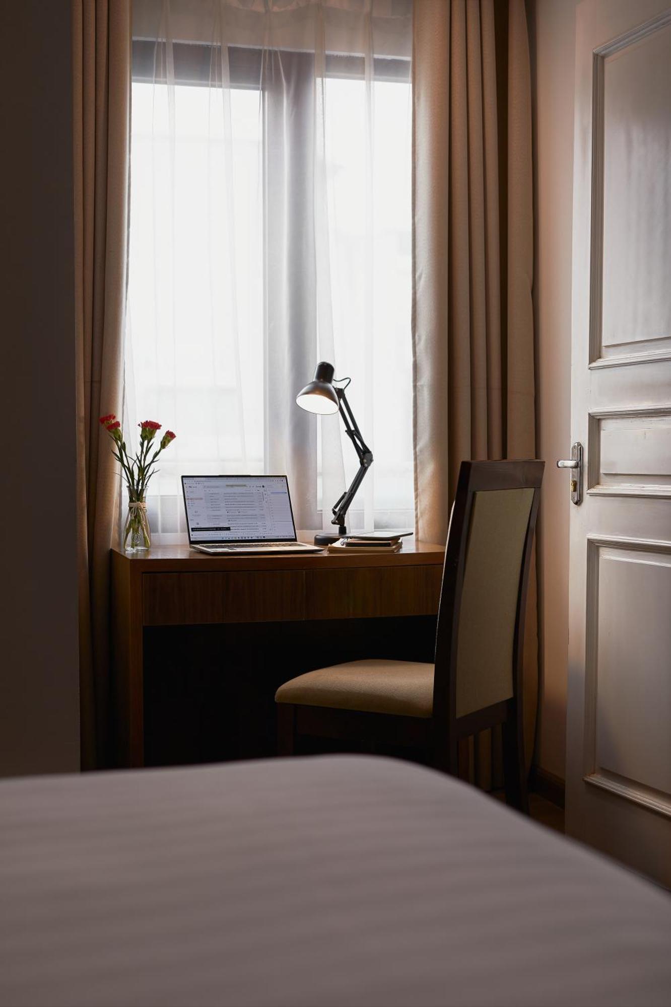 The Bloom Classic - Hotel And Bistro Hanoï Extérieur photo